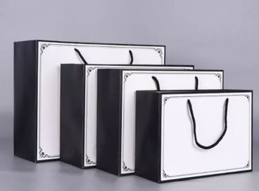 Customized Size Luxury Carrier Bags , Eco Friendly Gift Bags Offset Printing supplier