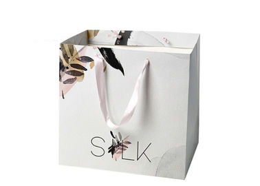 Offset Printing White Paper Shopping Bags With Matt / Glossy Lamination Surface Handling supplier