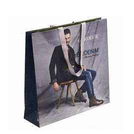 Fashionable Paper Bags With Logo Printed Customized Size High Toughness supplier