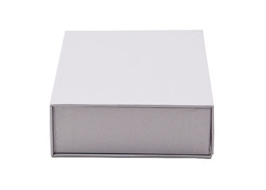 Weight 180.2g Flip Top Gift Boxes With Magnetic Catch White Color Rectangle Shape supplier