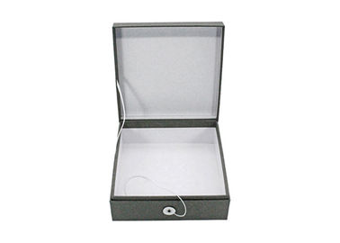 Square Shaped Paper Craft Gift Box Size 19 * 19* 7.7 CM With Rope Open Type supplier