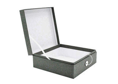 Square Shaped Paper Craft Gift Box Size 19 * 19* 7.7 CM With Rope Open Type supplier