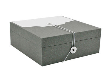 Square Shaped Paper Craft Gift Box Size 19 * 19* 7.7 CM With Rope Open Type supplier
