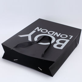 Recyclable Paper Shopping Bags Customized Color For Underwear / T Shirt supplier