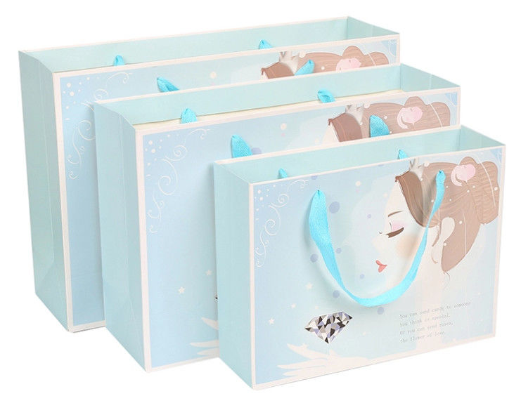 Fashionable Paper Shopping Bags Art Paper Material Any Logo Available supplier