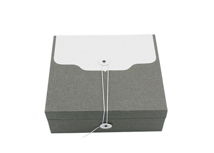 Square Shaped Paper Craft Gift Box Size 19 * 19* 7.7 CM With Rope Open Type supplier