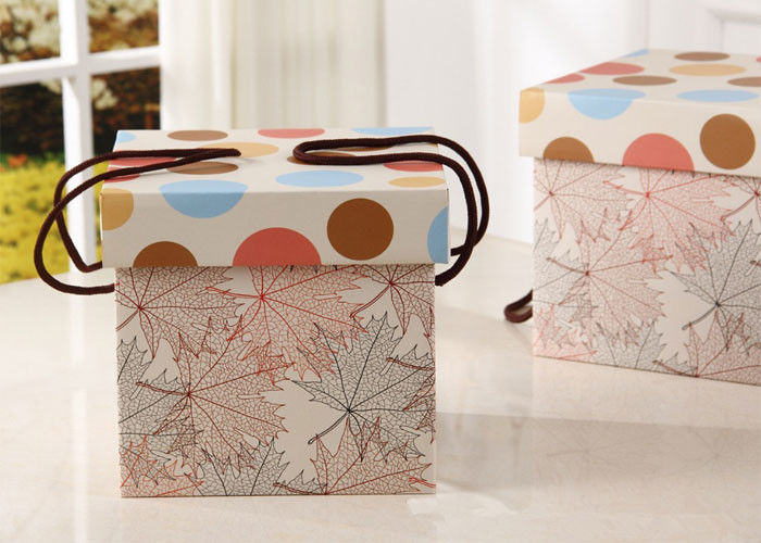 Weight 300g Large Kraft Gift Box , Snack Packaging Boxes With Rope Handle supplier