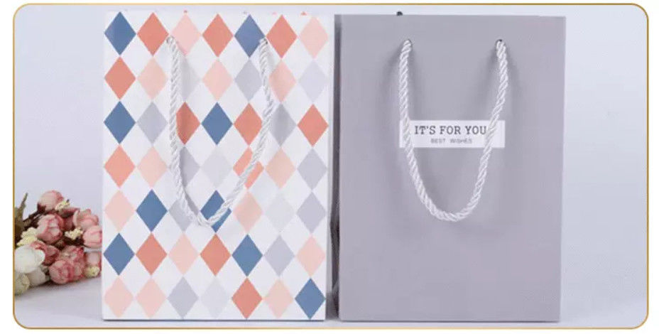Twisted Handle Custom Printed Paper Bags Non - Toxic For Packaging / Shopping supplier